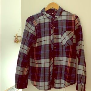 Women’s Plaid Button-up